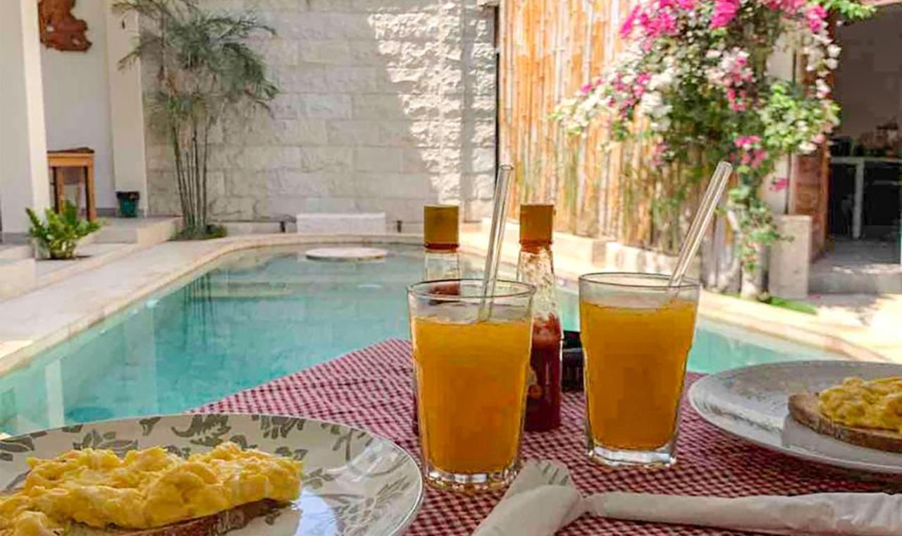 Banana Guest house 3*